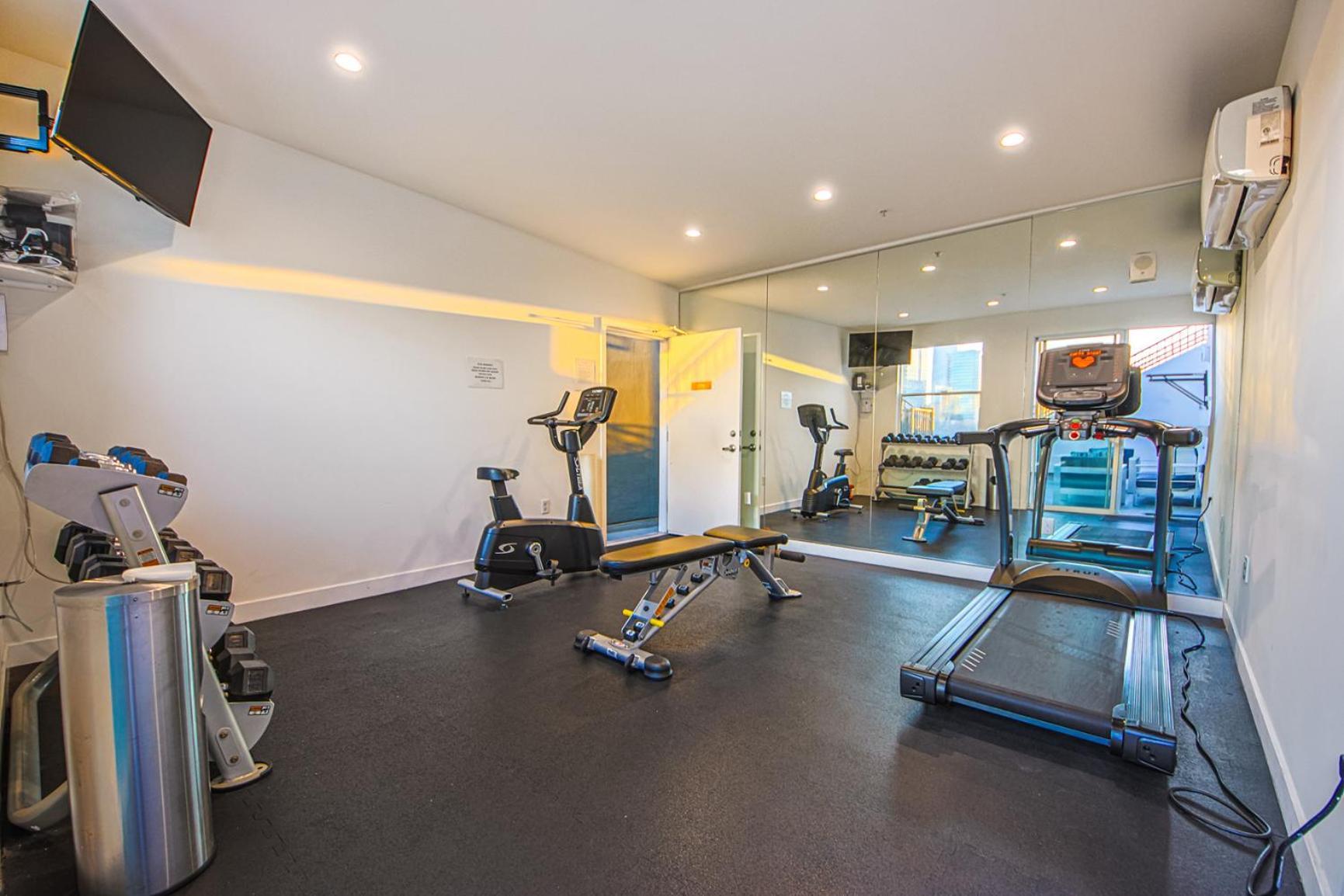 Stunning 1 Bdr 1 Bth, Pool, Jacuzzi Apartment Los Angeles Bagian luar foto