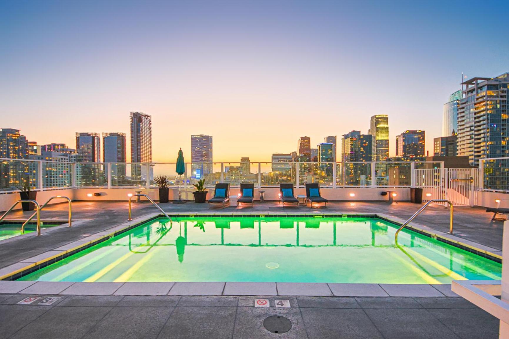 Stunning 1 Bdr 1 Bth, Pool, Jacuzzi Apartment Los Angeles Bagian luar foto