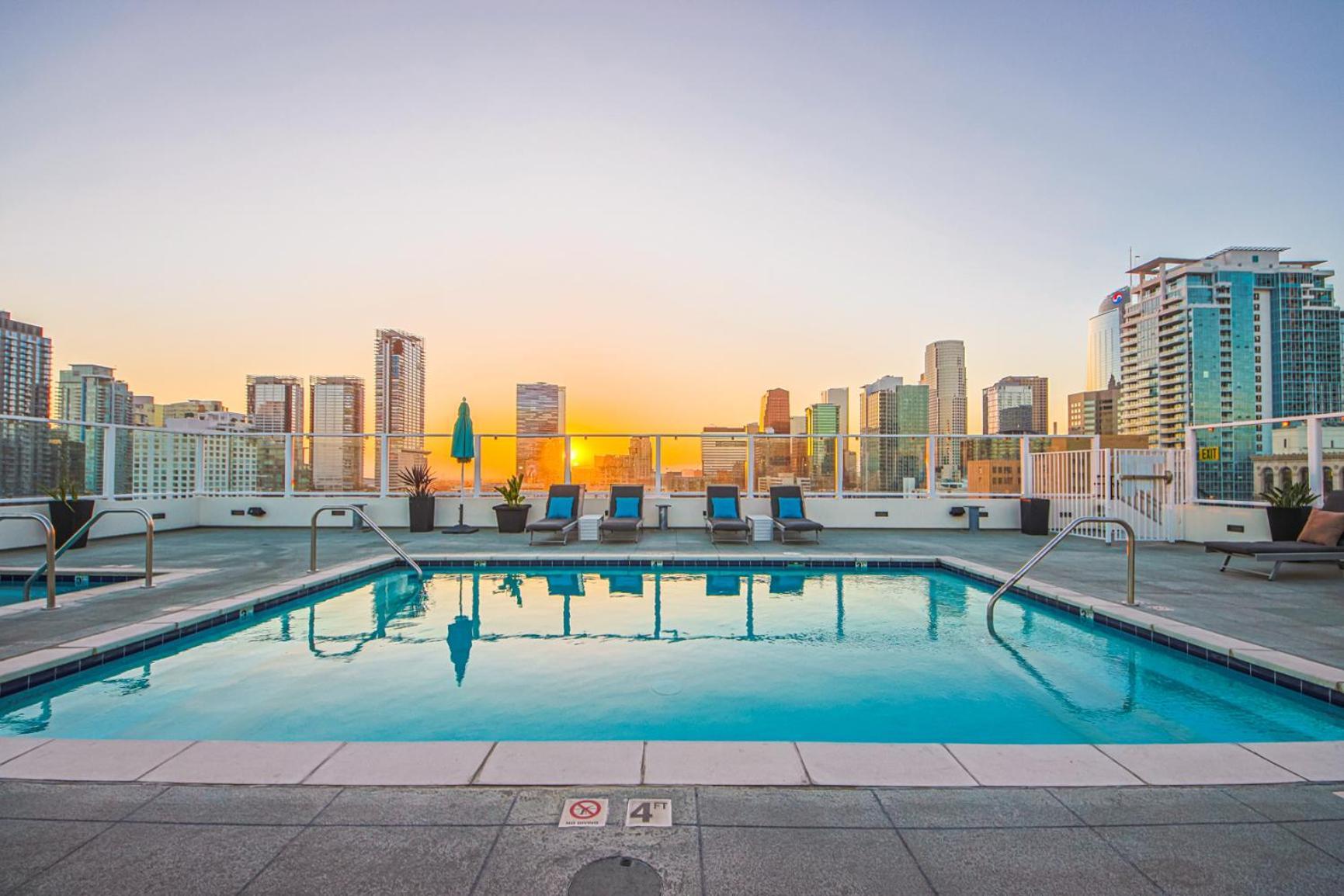 Stunning 1 Bdr 1 Bth, Pool, Jacuzzi Apartment Los Angeles Bagian luar foto