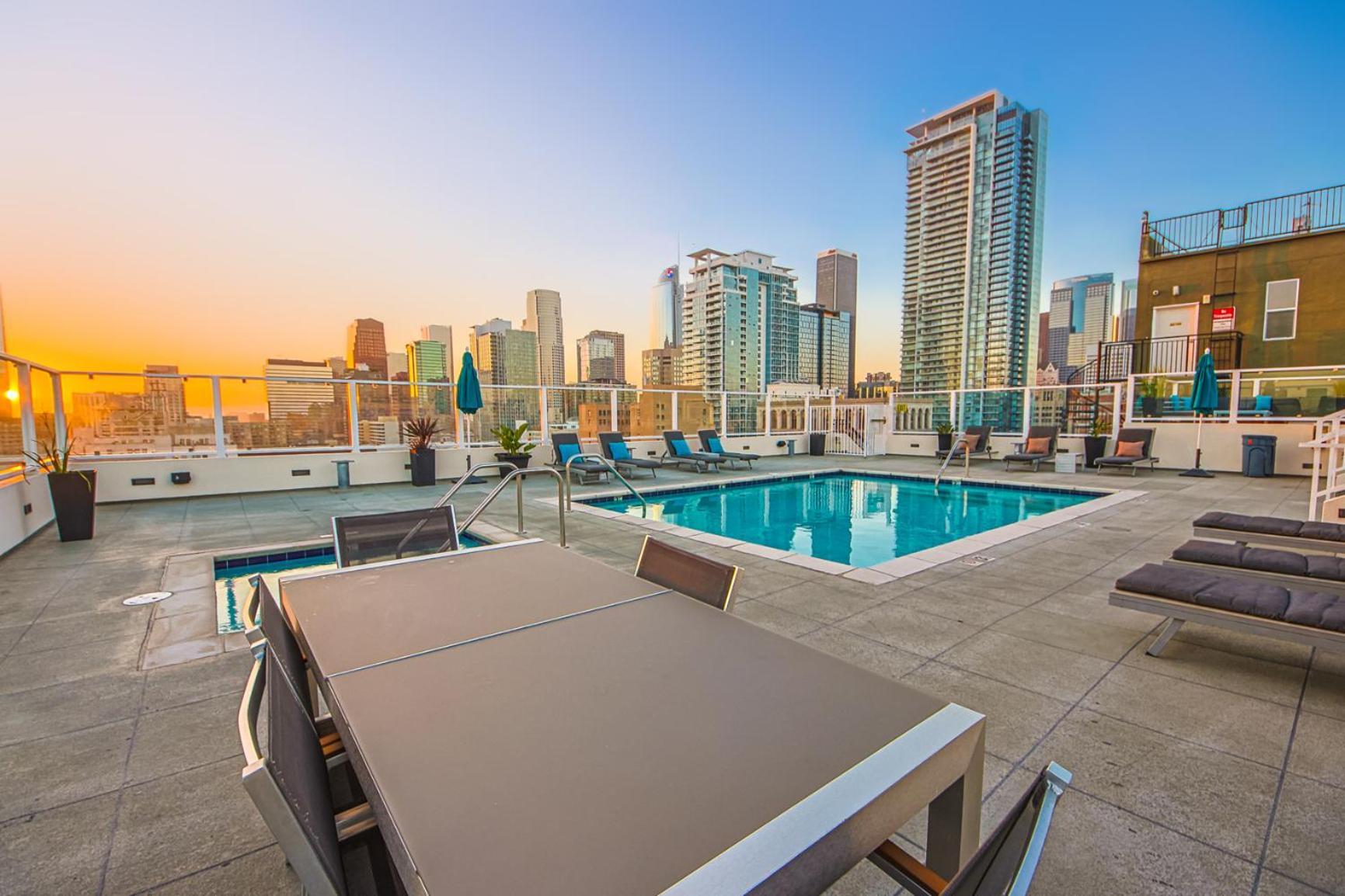 Stunning 1 Bdr 1 Bth, Pool, Jacuzzi Apartment Los Angeles Bagian luar foto